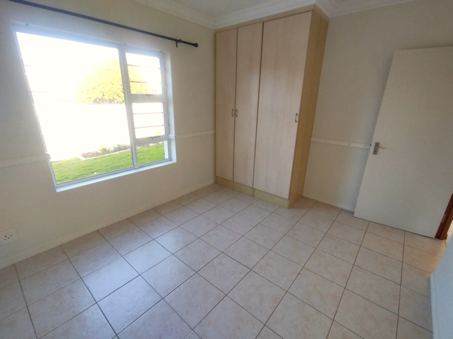5 Bedroom Property for Sale in Wavecrest Eastern Cape